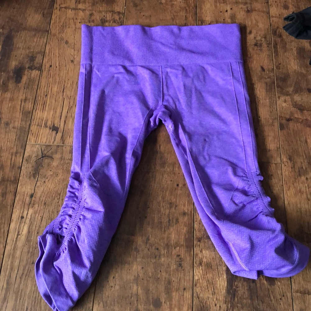 Lulu size 6 capris